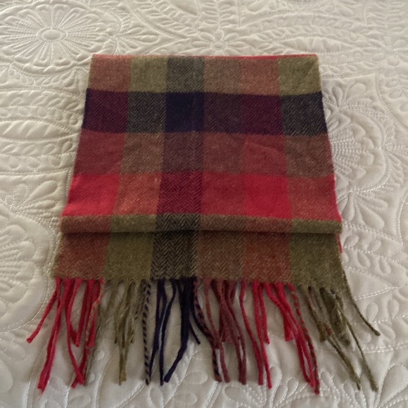 Foxford 100% lambswool scarf(made in Ireland)do not by for trade - Picture 4 of 4